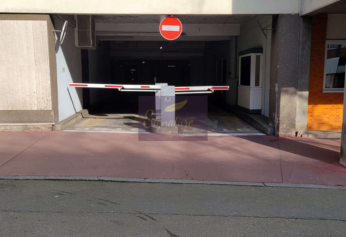 Parking à LE MANS