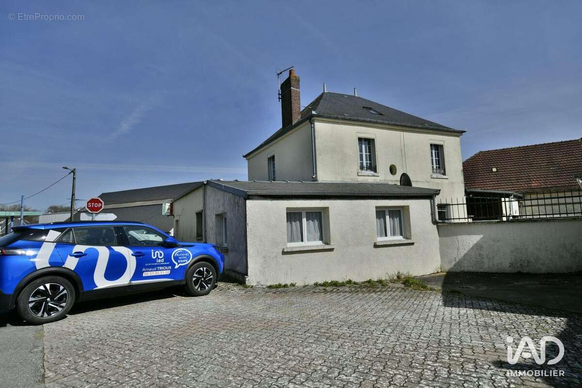 Photo 2 - Commerce à MAIGNELAY-MONTIGNY