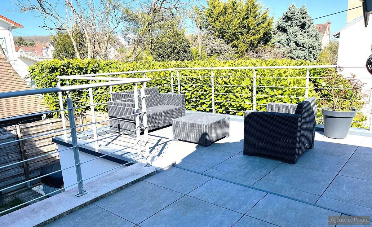 Maison à VERRIERES-LE-BUISSON