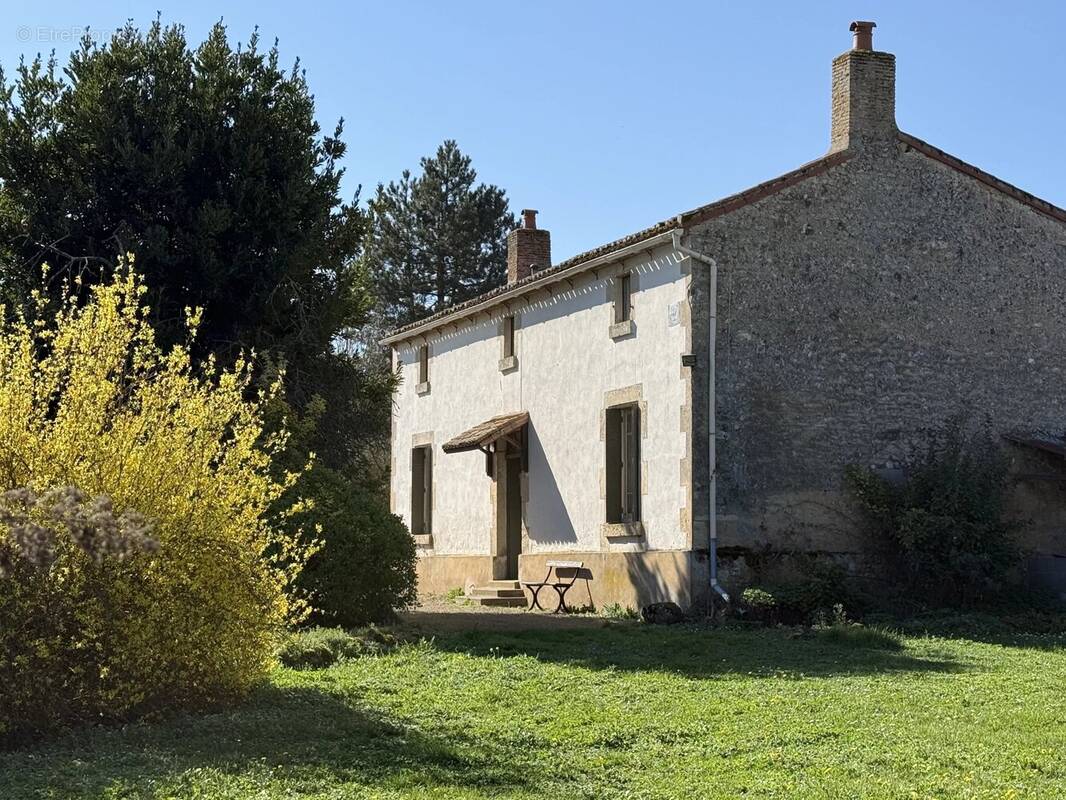 Maison à MARNES