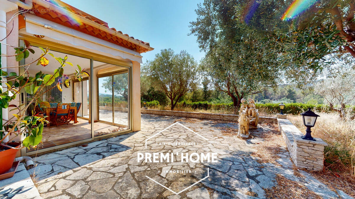 Maison à PEYROLLES-EN-PROVENCE