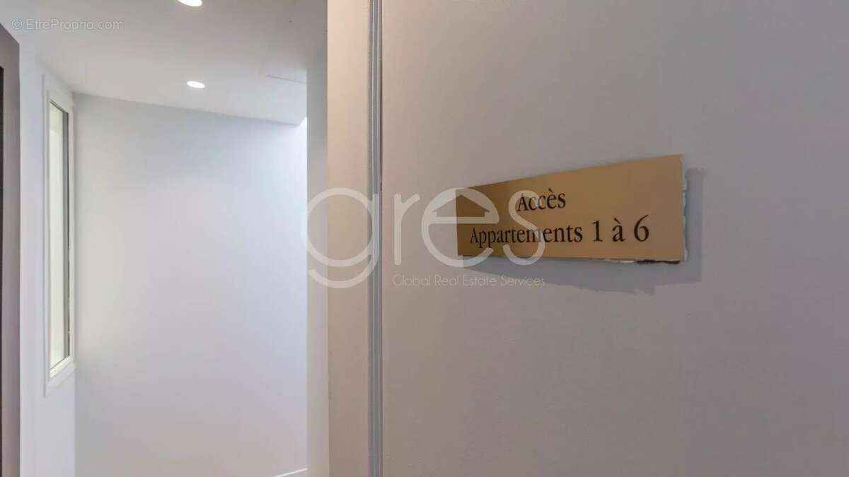 75008 paris triangle d’or / marbeuf. vente studio investissement. - photo 11