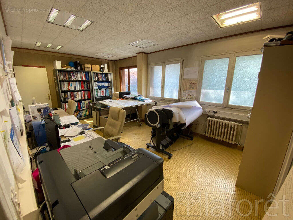 Commerce à VILLEMOMBLE