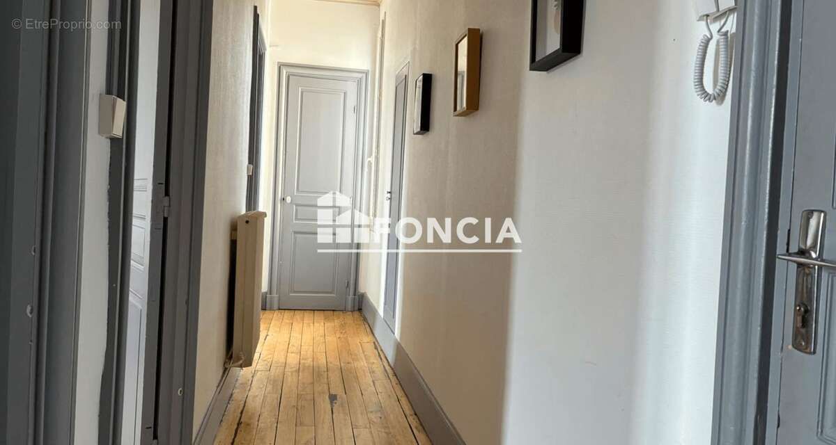 Appartement T2, environ 47 m2, plein centre de Cahors - photo 8