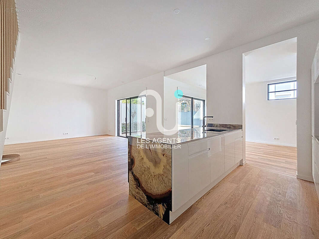 Maison à ASNIERES-SUR-SEINE