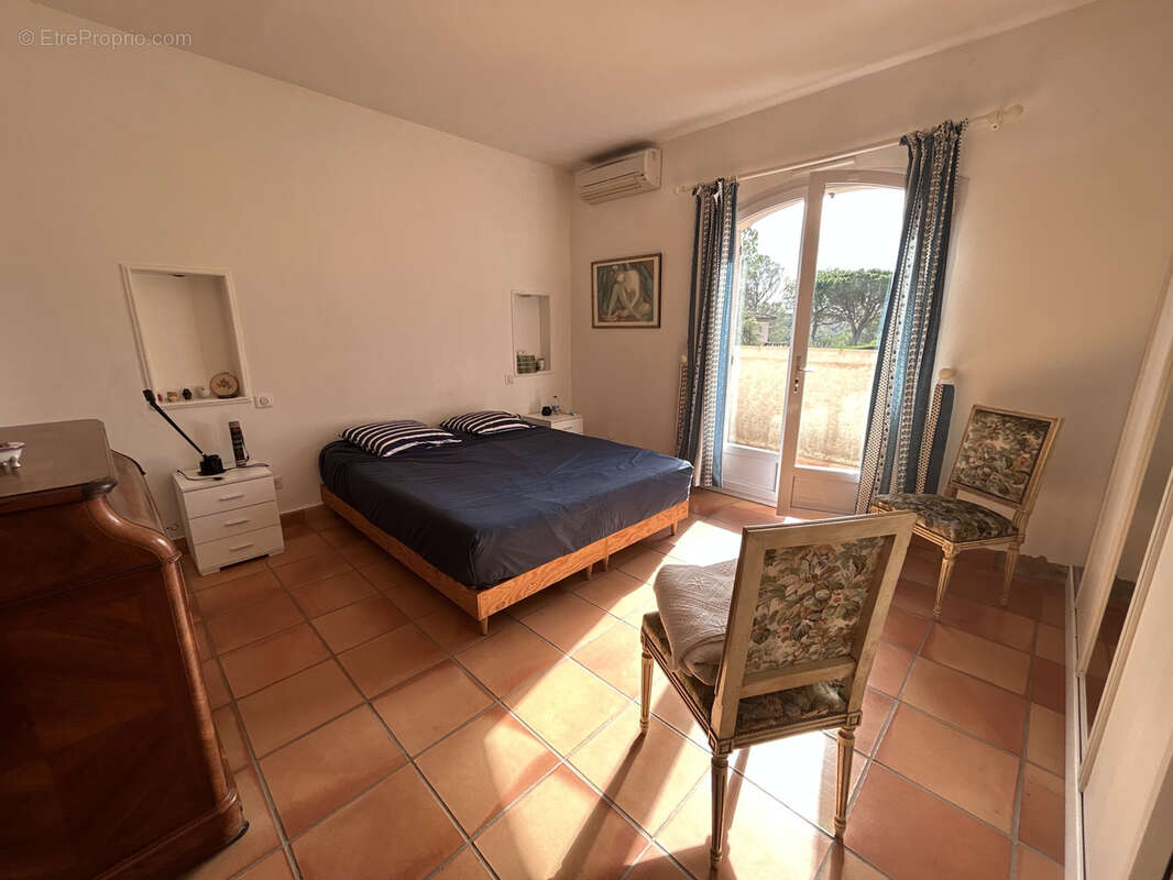 Autre à SAINT-RAPHAEL