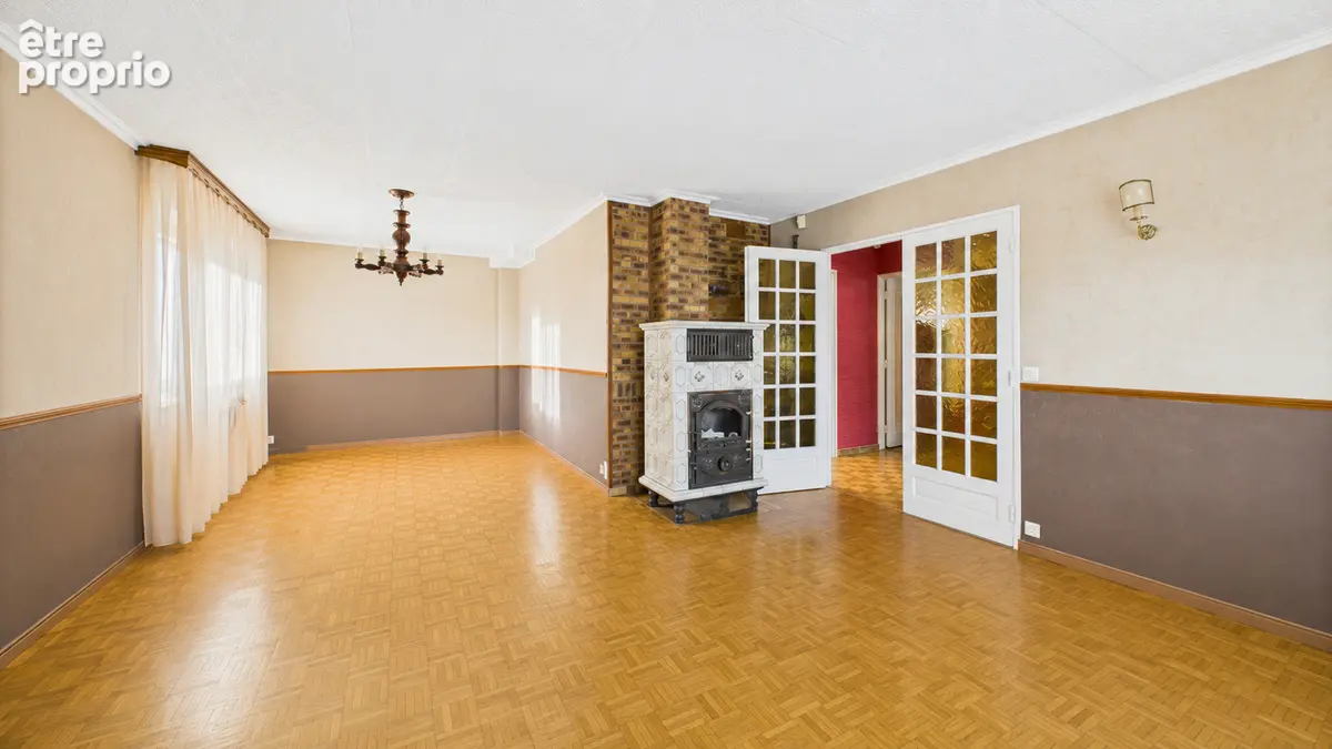 Pavillon 8 pièces - Courcelles Chaussy - 160 m2 - 5 chambres - véranda - photo 4