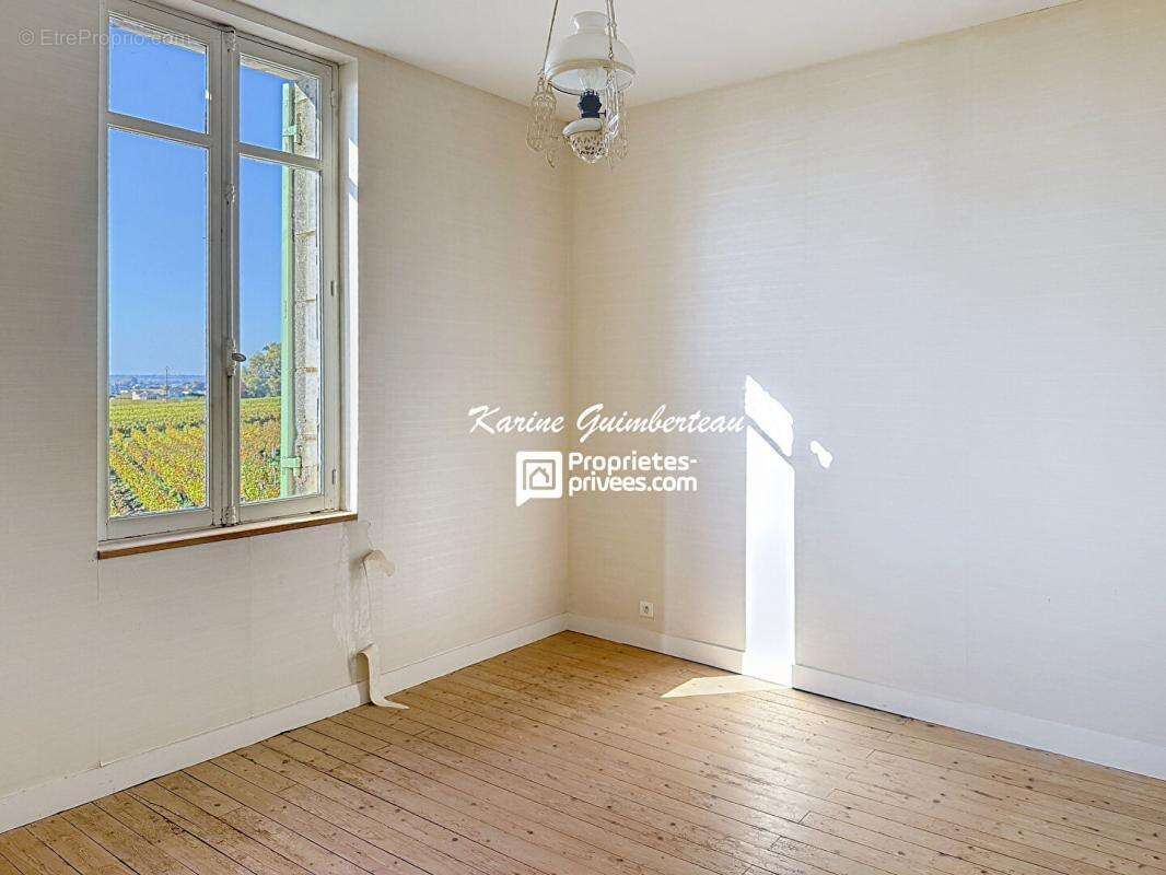 Maison à SAINT-EMILION