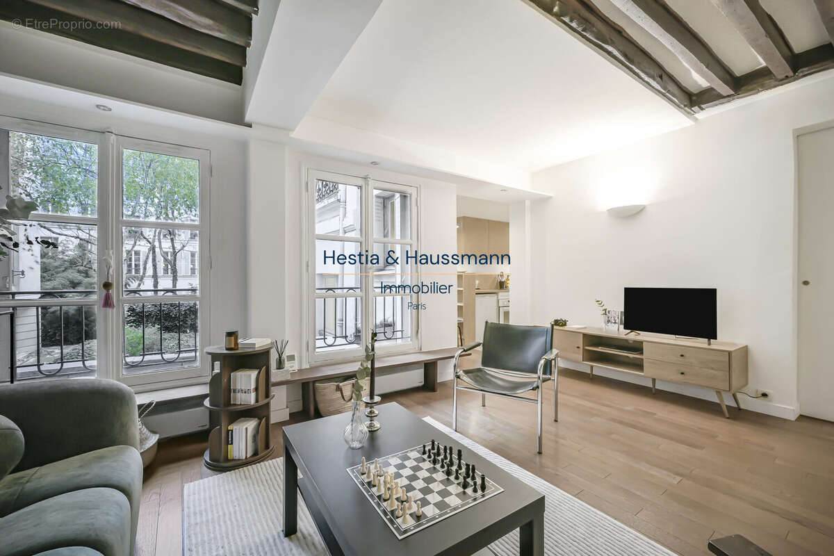 Appartement à PARIS-2E