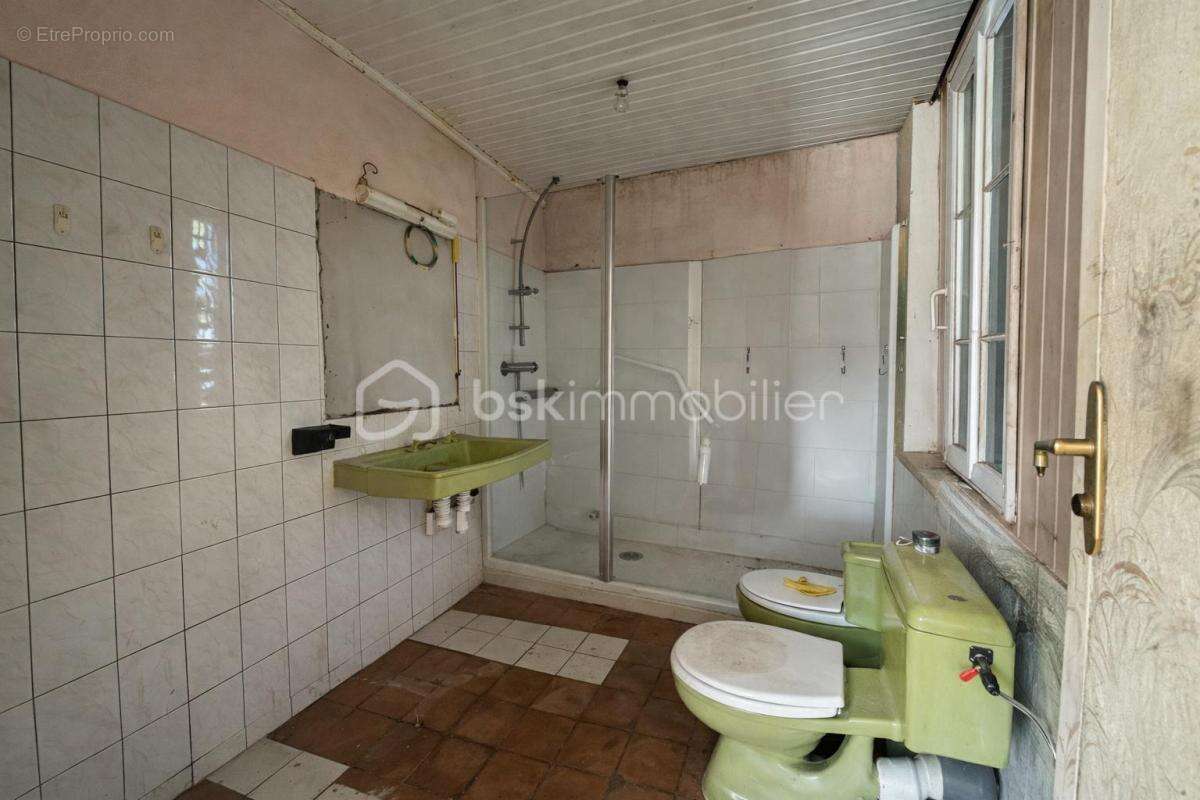 Maison à fort potentiel – 180 m² habitables + combles aménageables – Terrain de 2 420 m² - photo 6