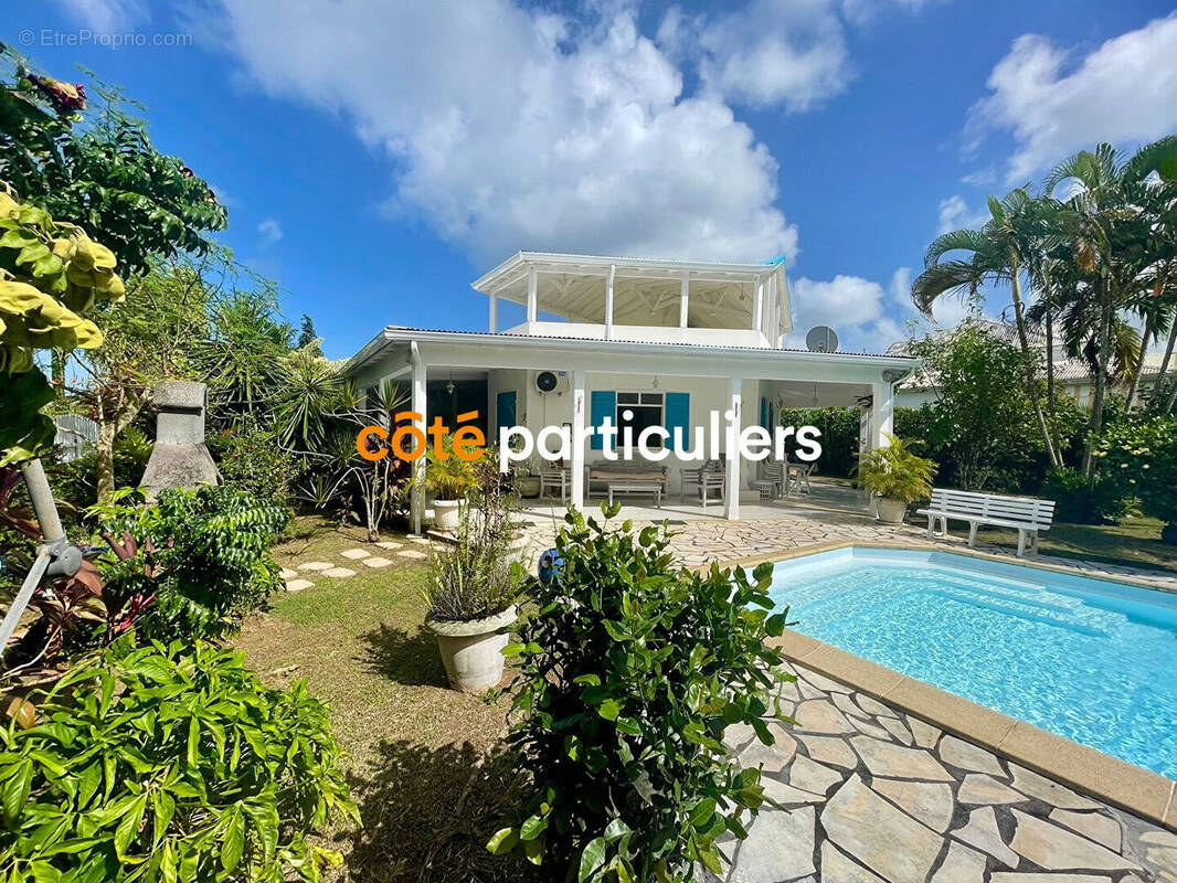 Maison à BAIE-MAHAULT