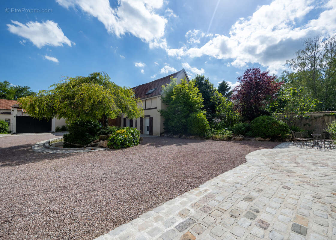 Maison à FONTAINE-SUR-AY