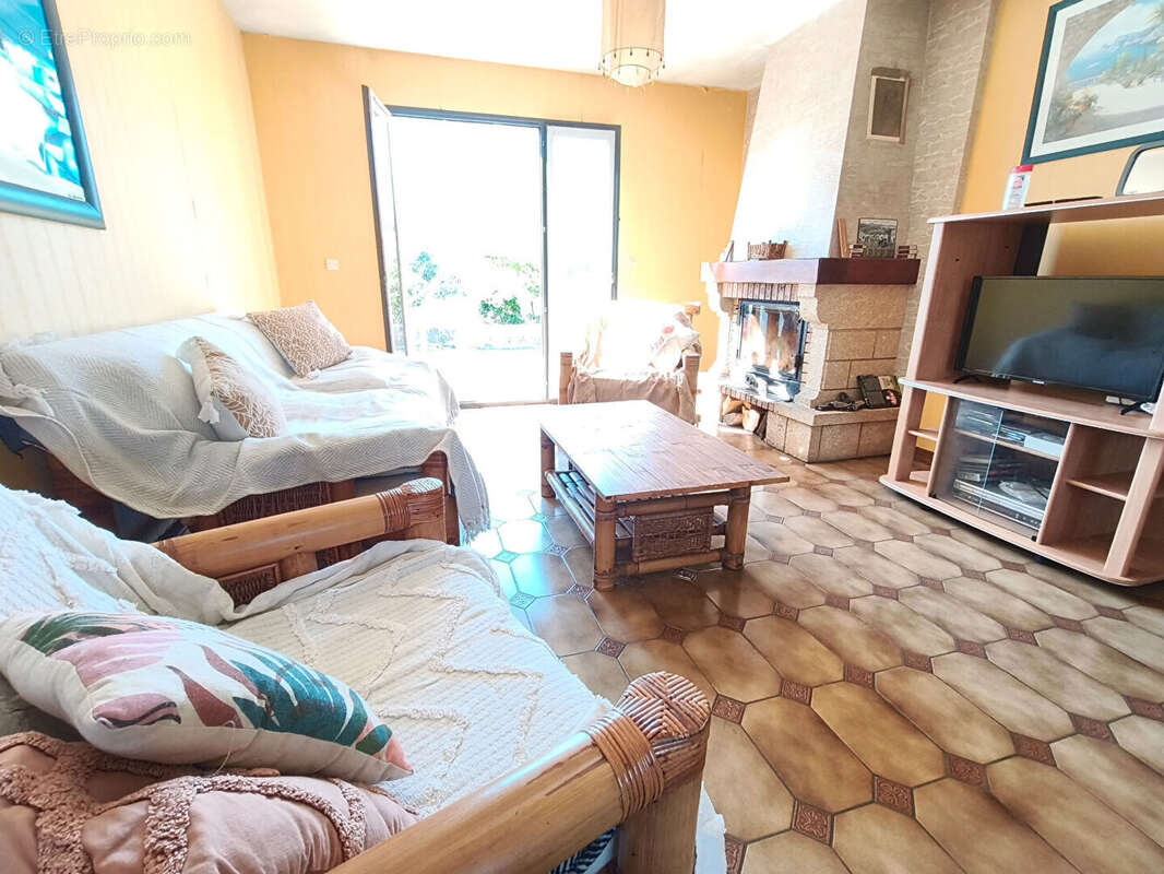 Maison à SAINTES