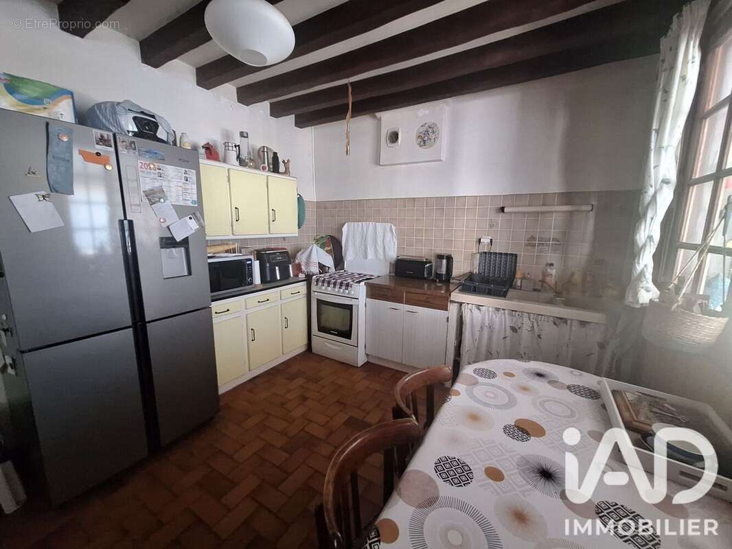 Maison 106 m² à Sainte-Colombe-La-Commanderie  - photo 8