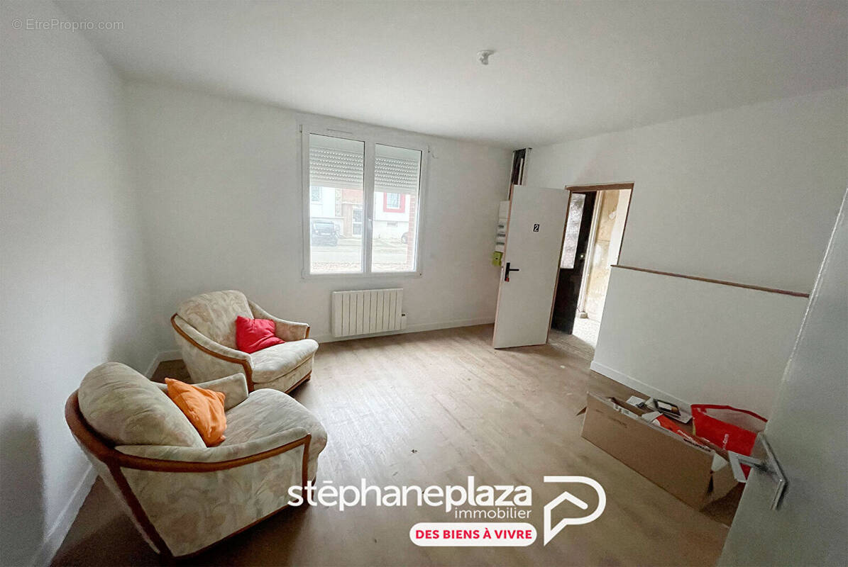 Appartement à LE MESNIL-ESNARD