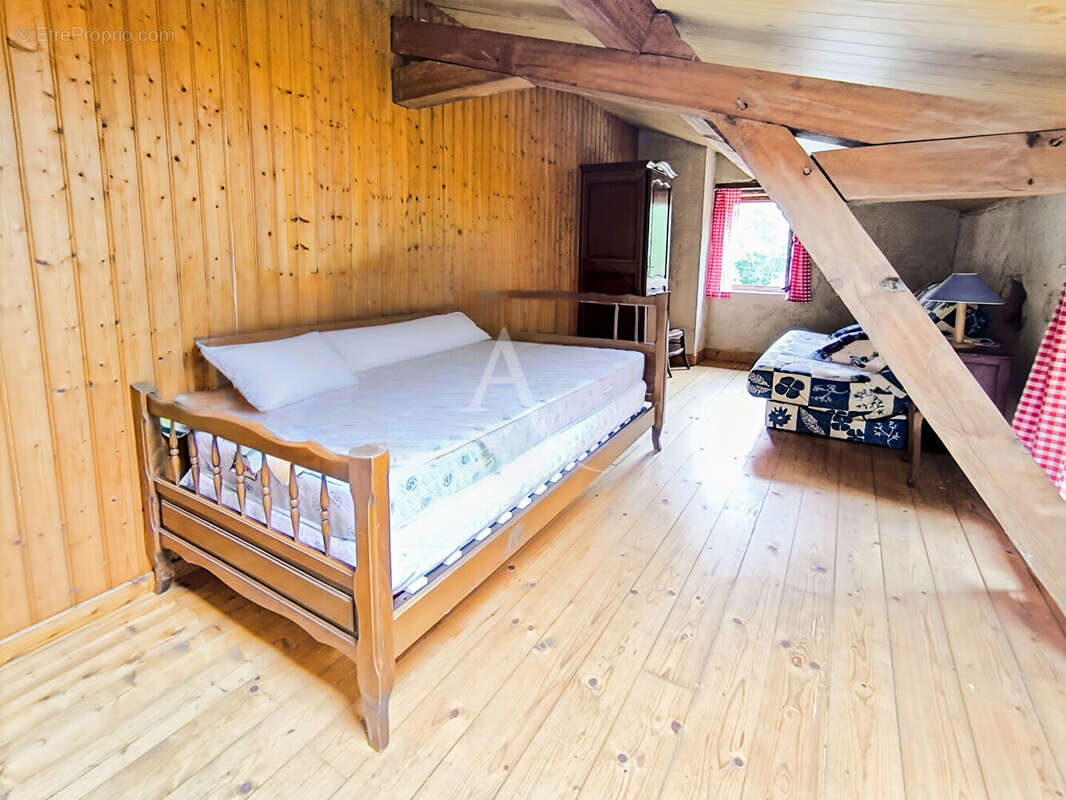 Maison en pierre, Frayssinet Le Gelat, 5 pièce(s) 159m² - photo 12