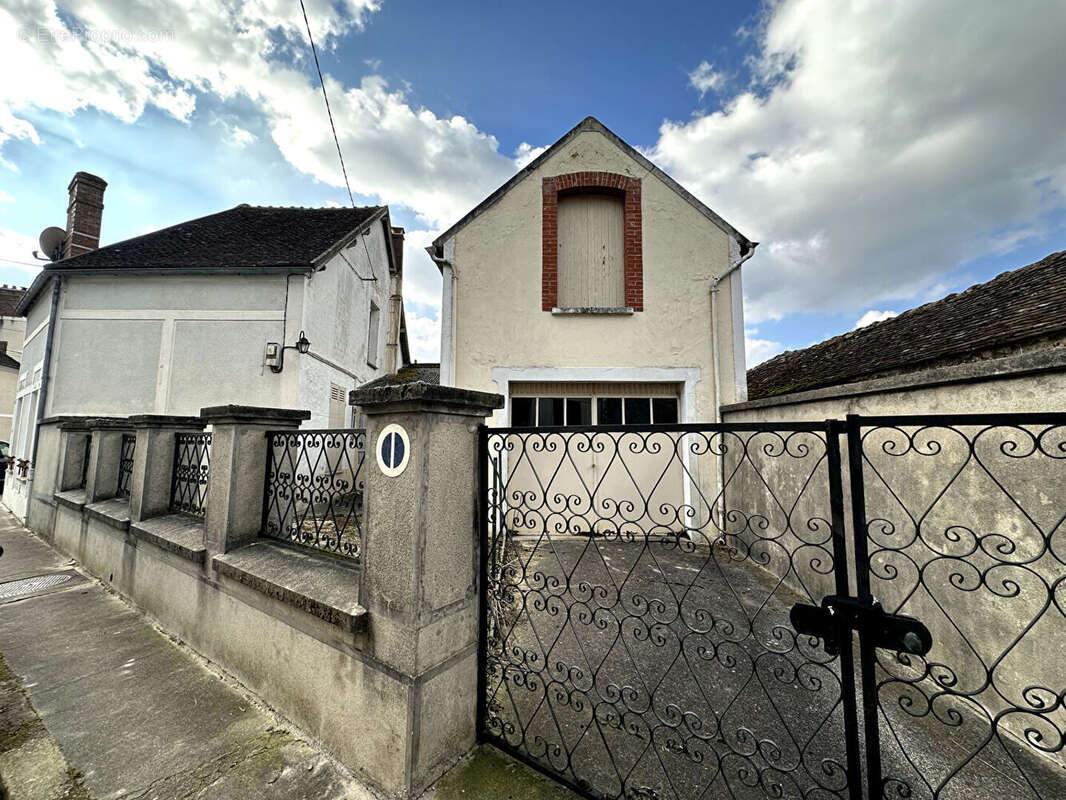 Maison à VOULX