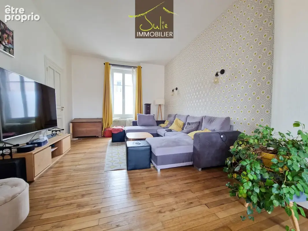 MAISON HYPER CENTRE VILLE BRESSUIRE 250m2 habitable avec jardin et garage - photo 3