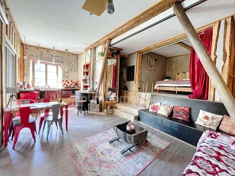 Maison à SAINT-DIDIER-SUR-BEAUJEU