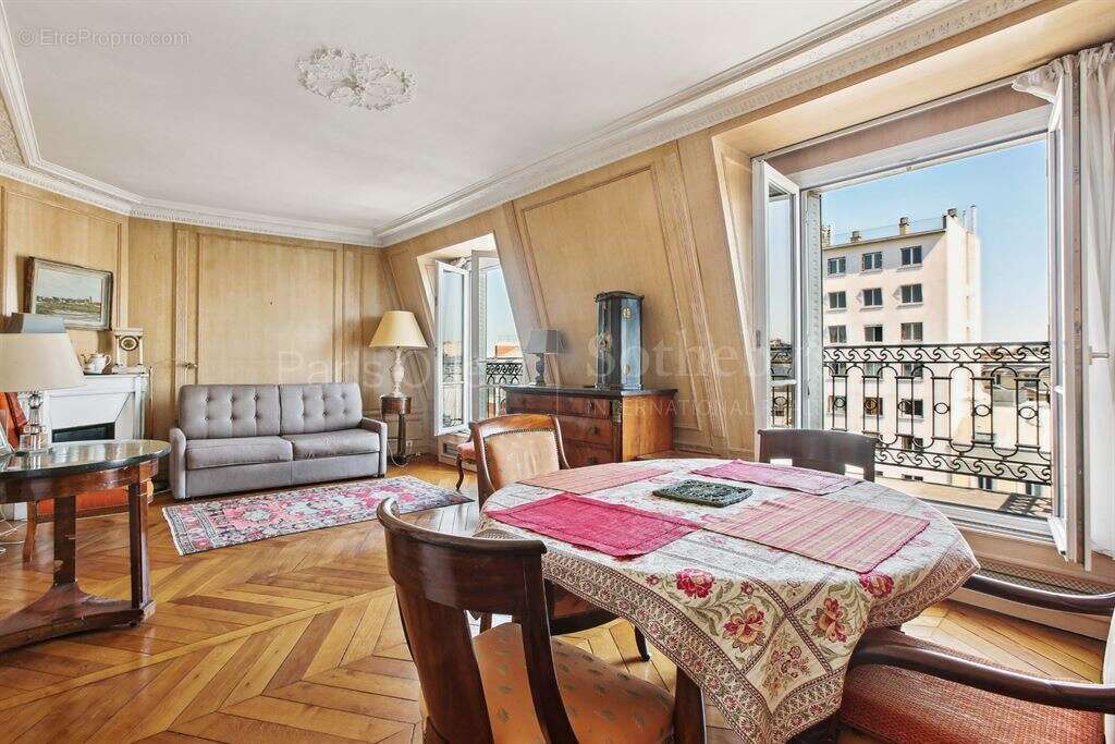 Appartement à PARIS-15E