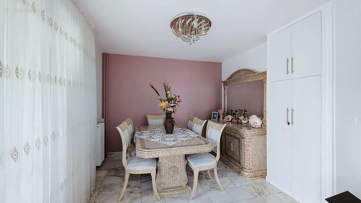 Appartement à COLOMBES
