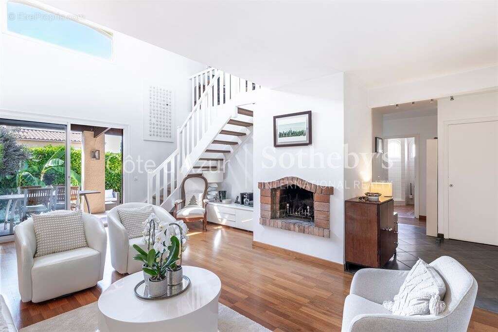 Nice Gairaut, maison de 6 pièces avec jardin, piscine, vue mer et domaine privé - photo 3