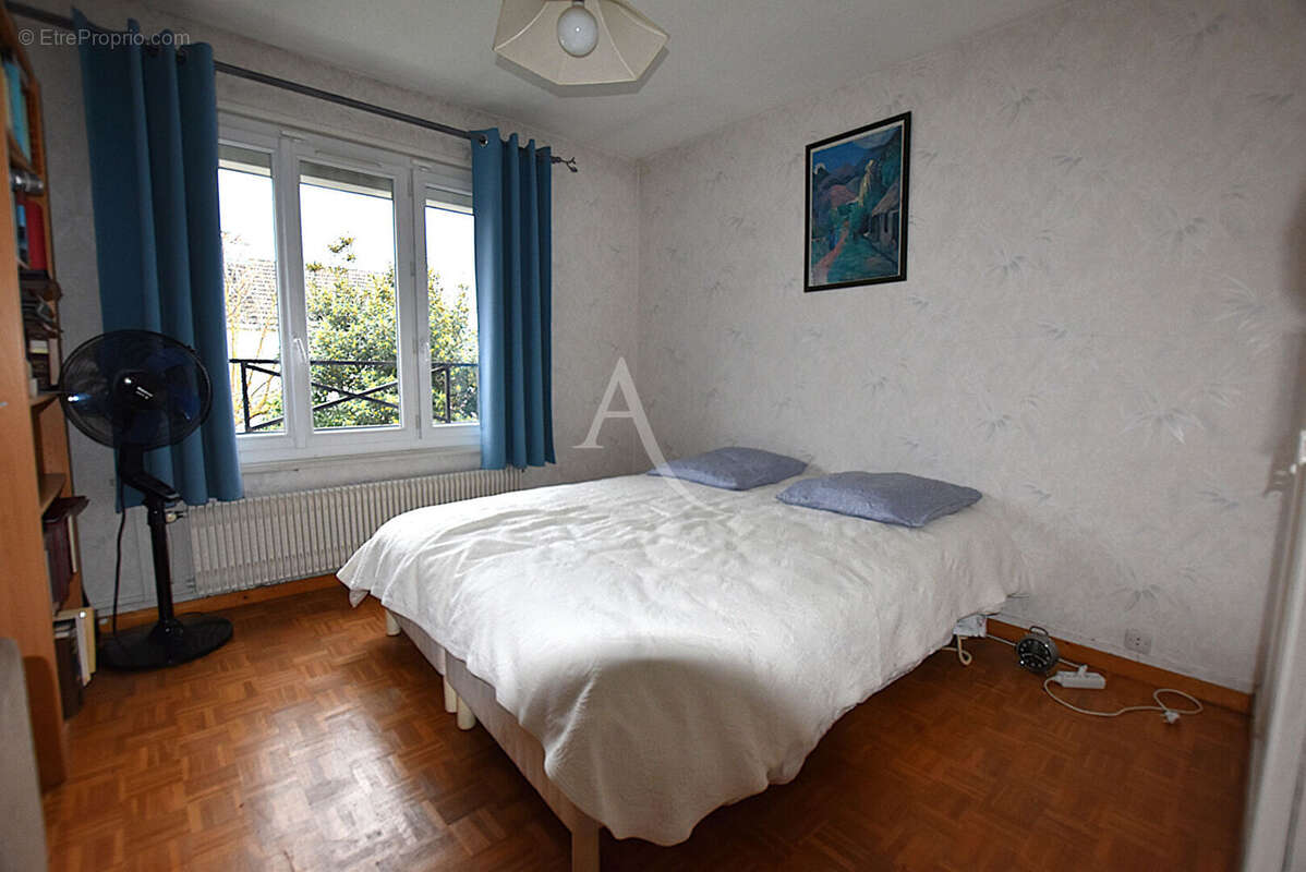 Maison à COMBS-LA-VILLE