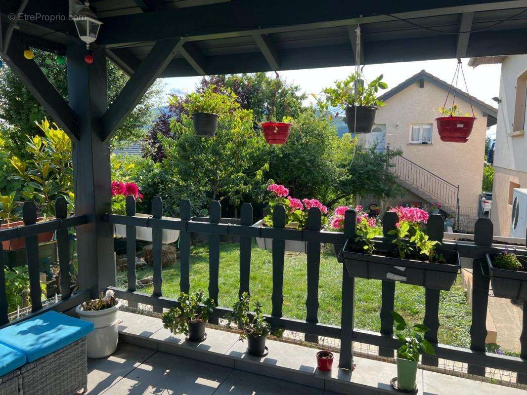 Appartement à VETRAZ-MONTHOUX