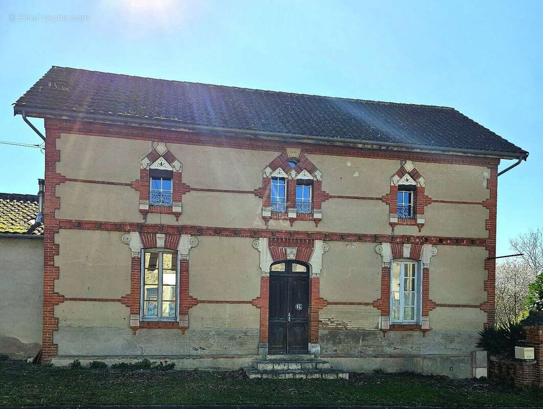 Maison à MEZIN