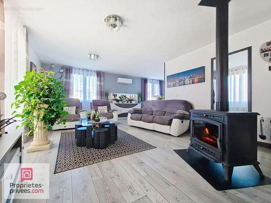 Maison à SAINT-ANDRE-LE-GAZ