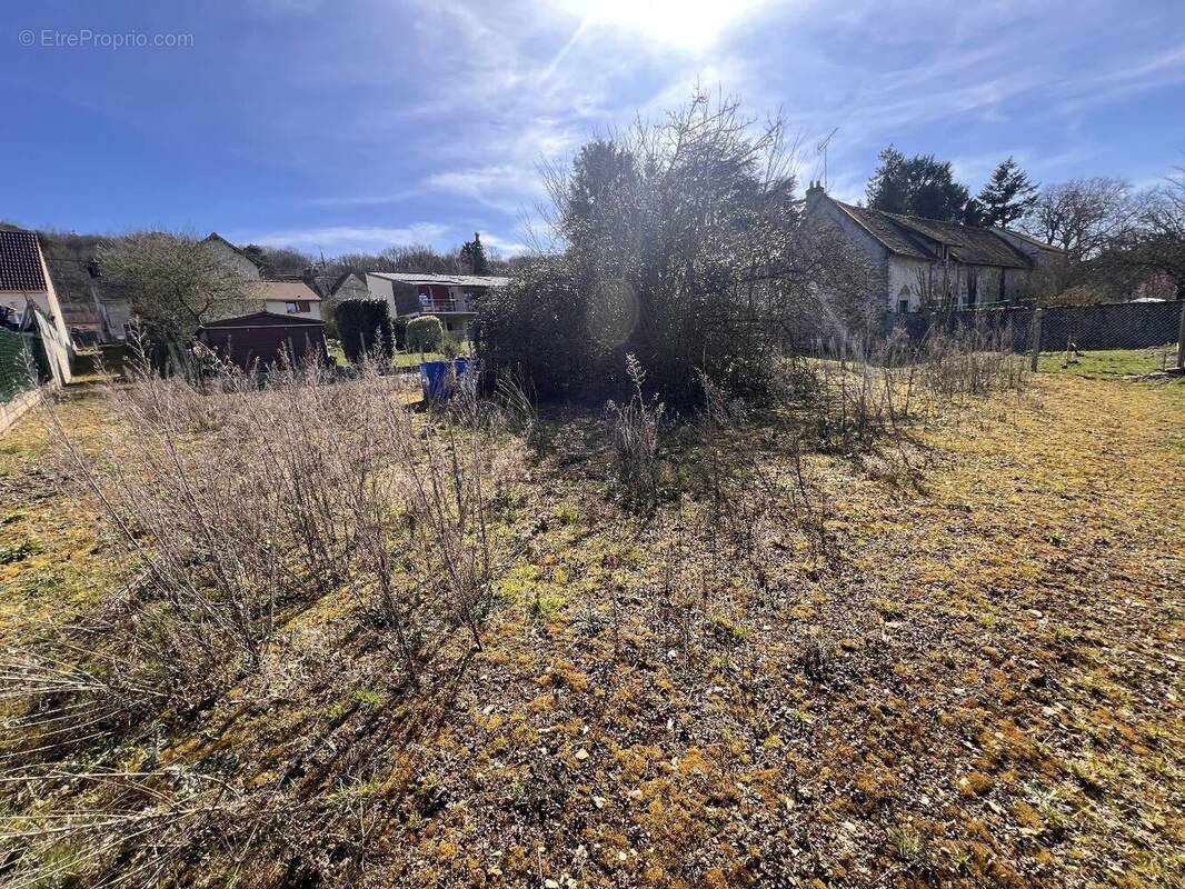 Terrain à SAINT-CHERON