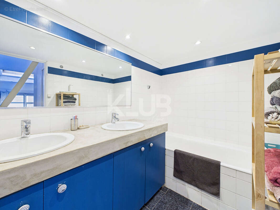 Appartement à MARSEILLE-6E