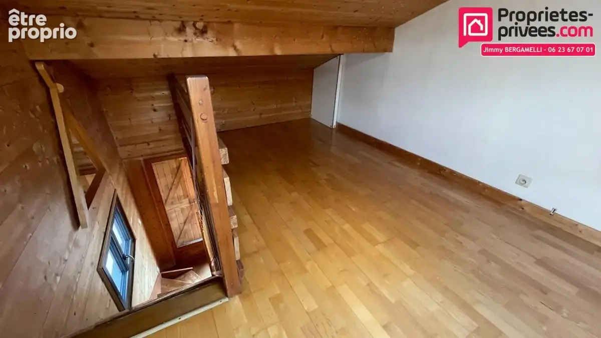 PASSY  Maison de plus de 210 m² au sol Deux logements indépendants et potentiel locatif - photo 8