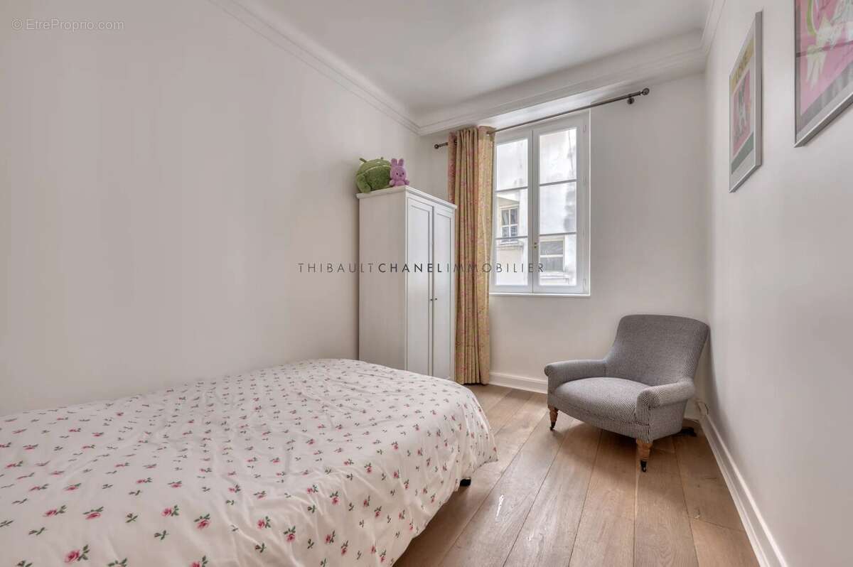 Appartement à PARIS-2E