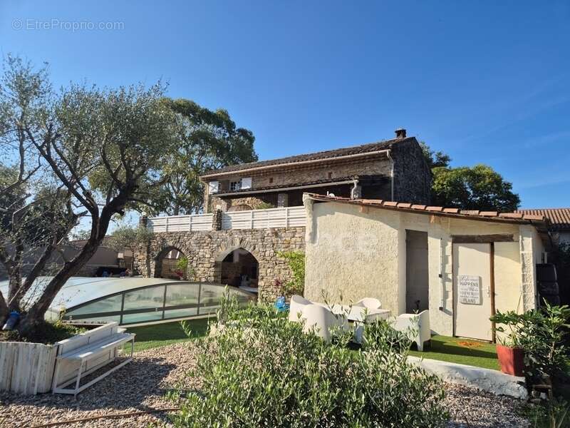 Maison à VEZENOBRES