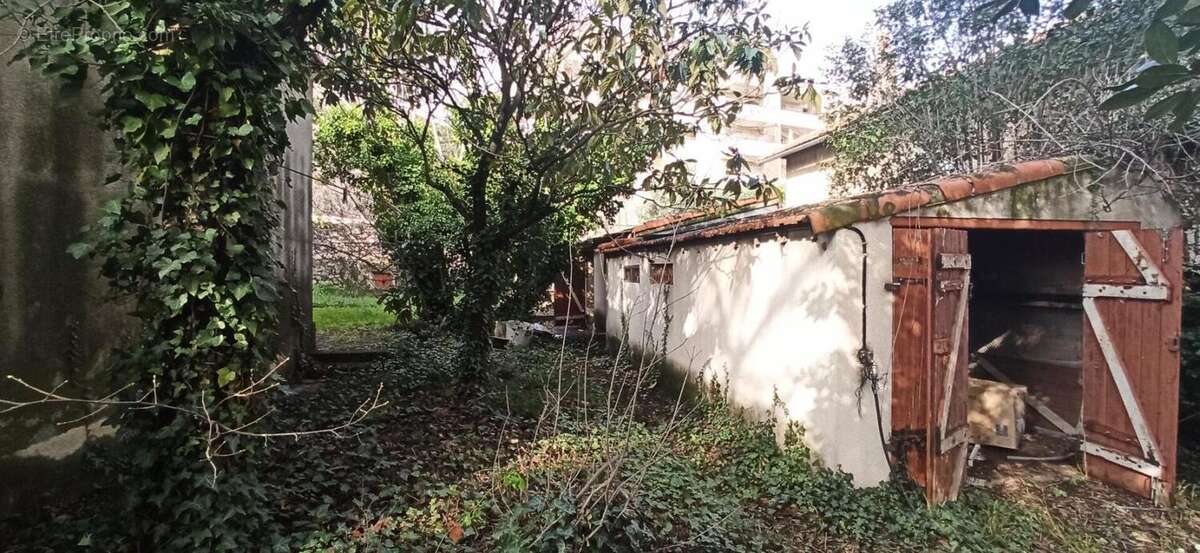 Terrain à MARSEILLE-13E