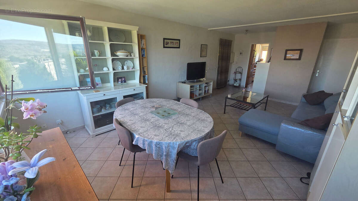 Appartement à VETRAZ-MONTHOUX