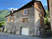 Maison à FEISSONS-SUR-ISERE