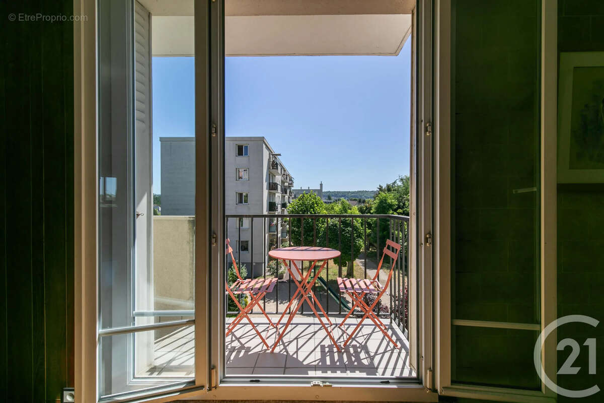 Appartement à SAINT-MAUR-DES-FOSSES