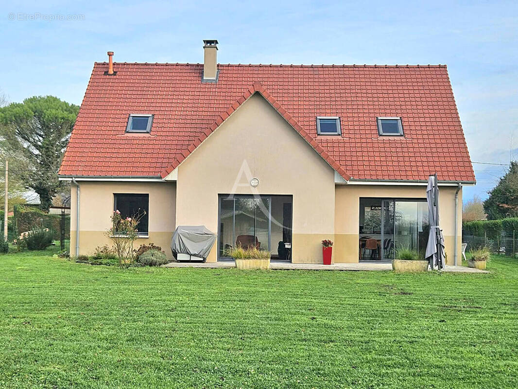 Maison à FAVIERES
