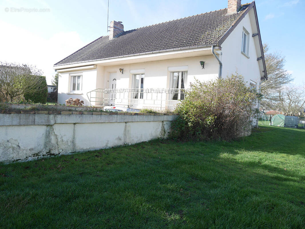 Maison à SAINT-PIERRE-DE-VARENGEVILLE