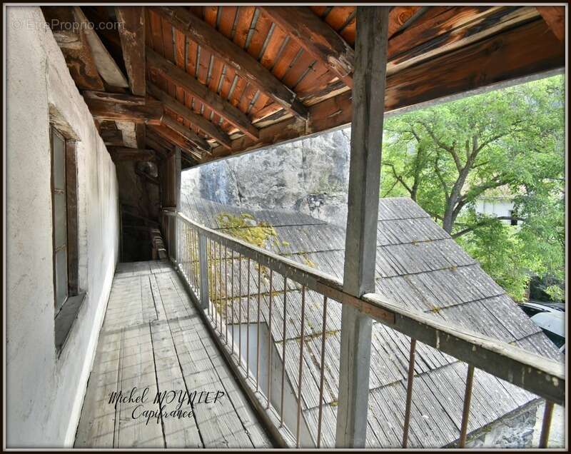 Bâtisse en pierre avec 97 m2 habitables et 600 m2 de potentiel, à LA ROCHE DE RAME (05) - photo 25