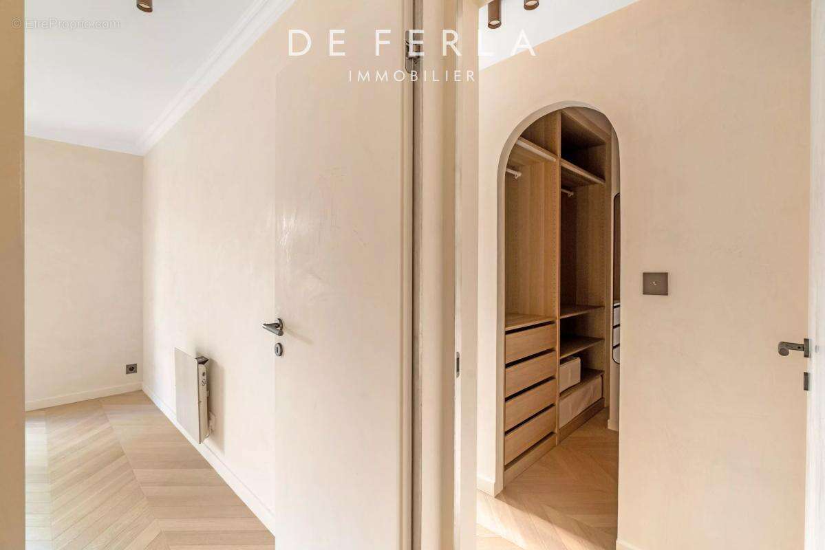 Appartement à PARIS-15E