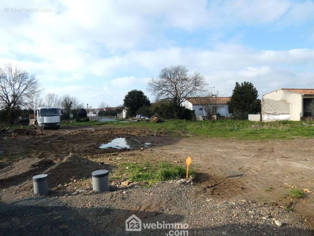 Belle parcelle de 509m² - Terrain à LONGEVILLE-SUR-MER