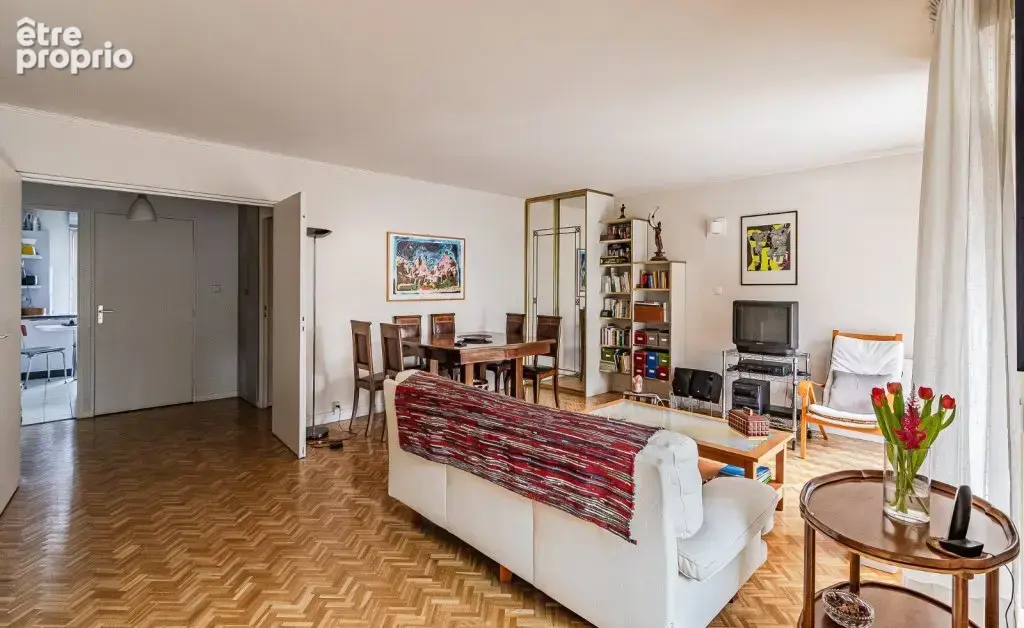Spacieux T4 de 96 m2 avec balcon, 2 caves et grage double en supplément – Proche métro garibaldi, Lyon - photo 2