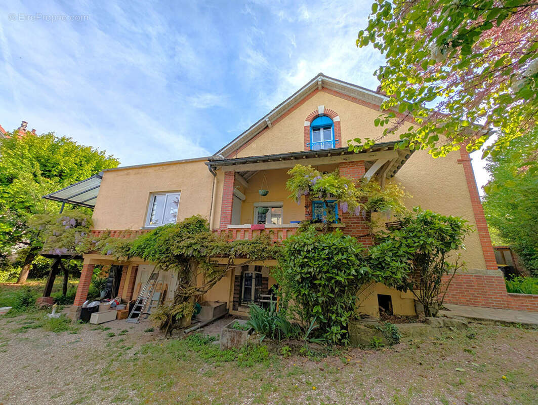 Maison à AUXERRE