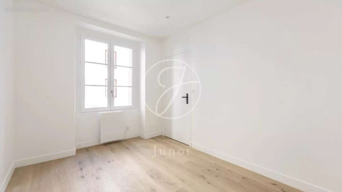 Appartement à PARIS-3E