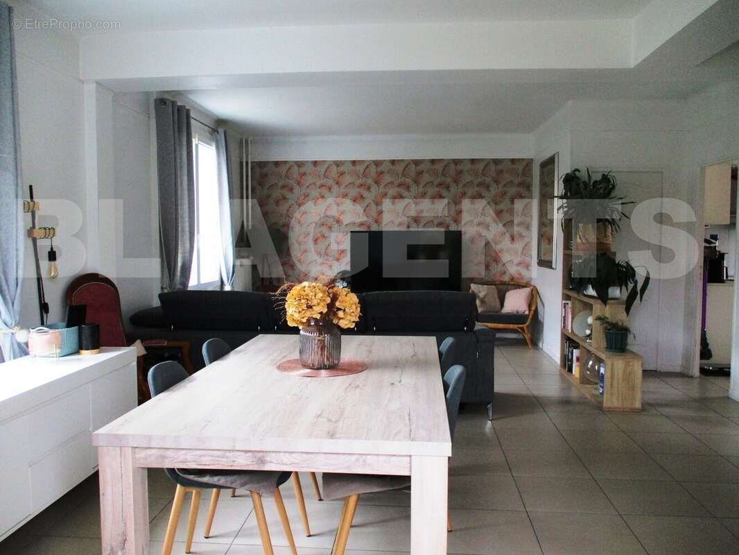 Salon 3 - Maison à SAVIGNY-SUR-ORGE