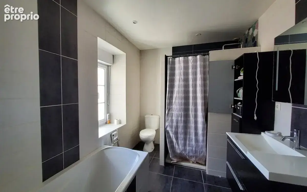 Maison de bourg - 3 chambres - photo 9