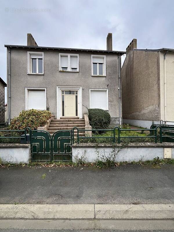 Maison à VILLEDIEU-LA-BLOUERE